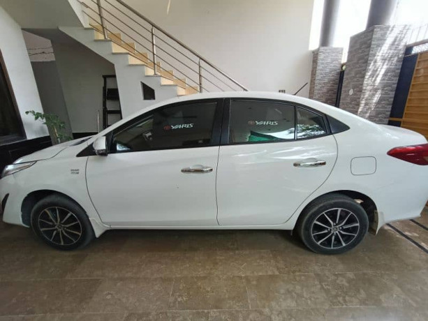 toyota-yaris-2021-ativ-x-cvti-top-of-the-line-automatic-big-10