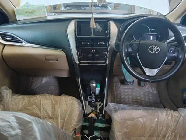 toyota-yaris-2021-ativ-x-cvti-top-of-the-line-automatic-big-0