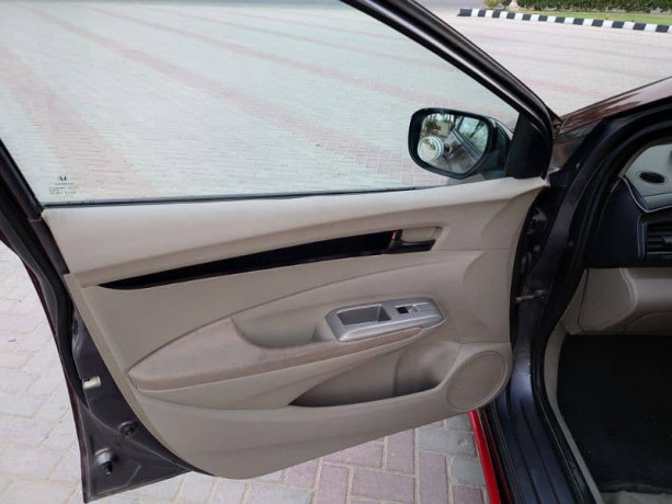 honda-city-ivtec-2015-big-8