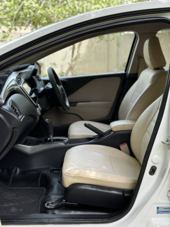 honda-city-12-cvt-2022-big-10