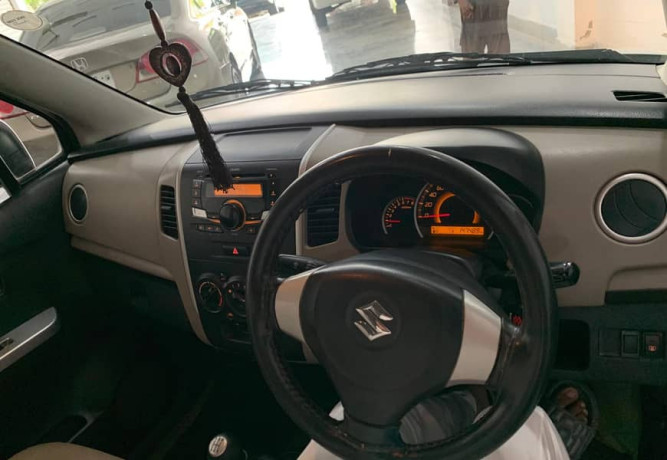 suzuki-wagon-r-vxl-2018-white-home-used-good-condition-big-5