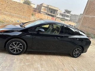 toyota-prius-2021