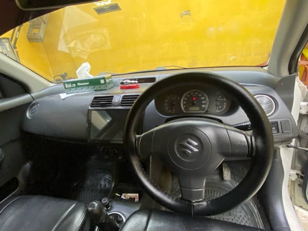 suzuki-swift-2012-big-12