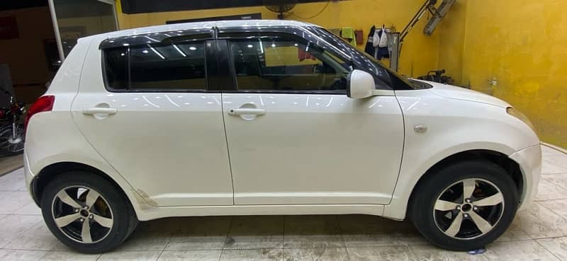 suzuki-swift-2012-big-2