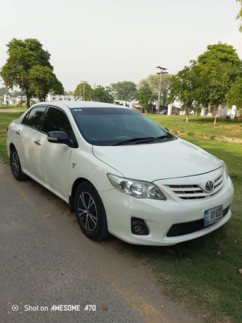 toyota-corolla-xli-2011-big-10