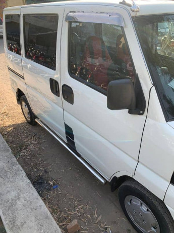 mitsubishi-minicab-bravo-2015-big-6