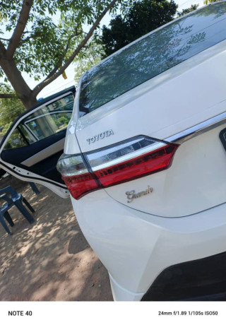 toyota-altis-grande-x-18-total-genuine-big-3