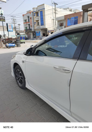 toyota-altis-grande-x-18-total-genuine-big-9
