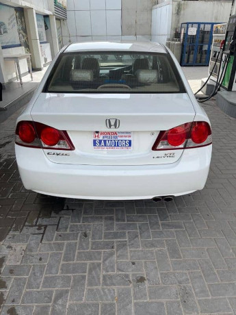 honda-civic-vti-2011-big-10