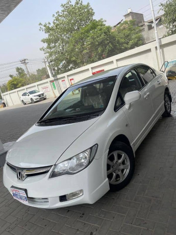 honda-civic-vti-2011-big-3