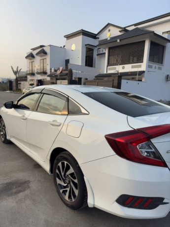 honda-civic-full-option-ug-2018-white-big-1
