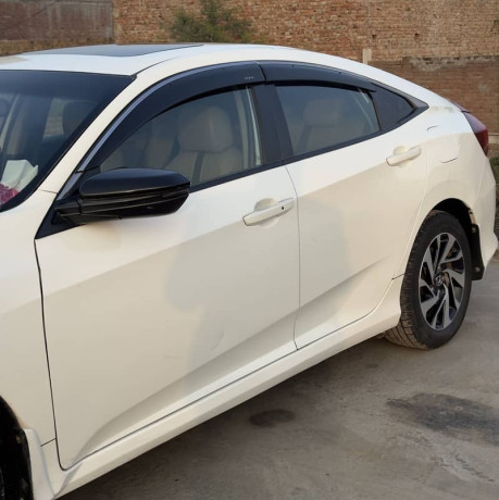 honda-civic-full-option-ug-2018-white-big-4