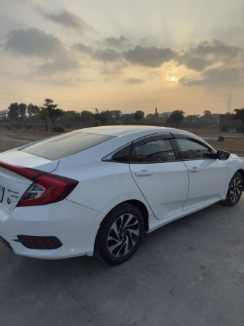 honda-civic-full-option-ug-2018-white-big-2