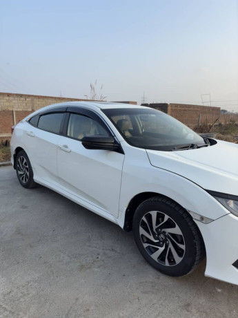 honda-civic-full-option-ug-2018-white-big-0