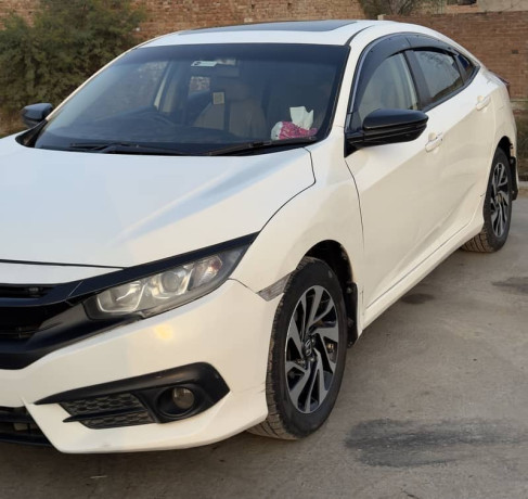 honda-civic-full-option-ug-2018-white-big-5