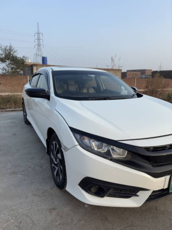 honda-civic-full-option-ug-2018-white-big-3