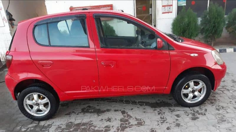 toyota-vitz-1999-10-big-9