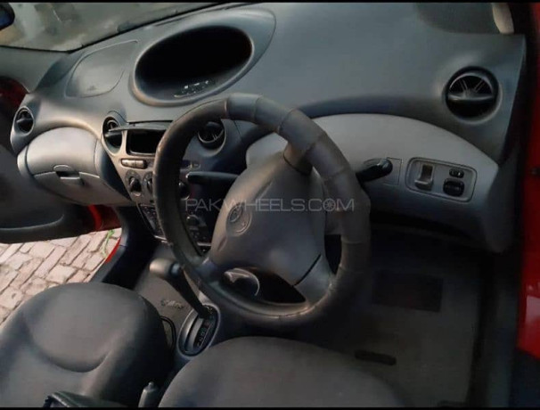 toyota-vitz-1999-10-big-14