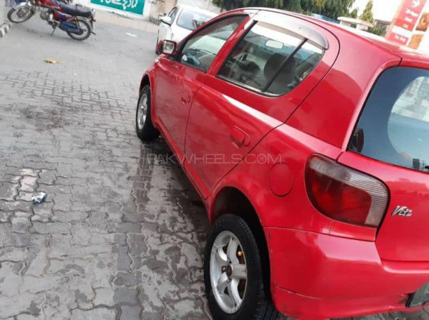 toyota-vitz-1999-10-big-6