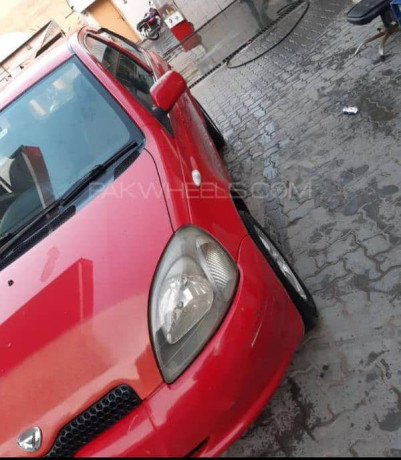 toyota-vitz-1999-10-big-8