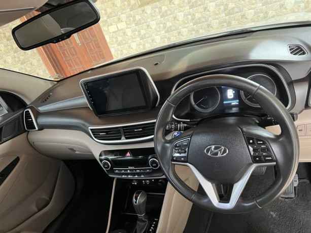 hyundai-tucson-awd-bard-new-car-tootal-bumpar-to-bumpar-orignal-big-6