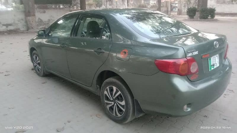 toyota-corolla-gli-2011-13-big-7