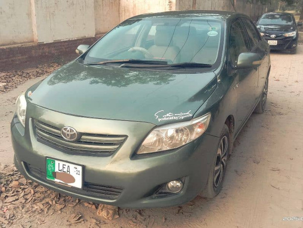 toyota-corolla-gli-2011-13-big-0