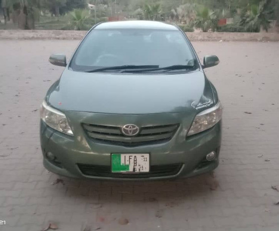 toyota-corolla-gli-2011-13-big-1