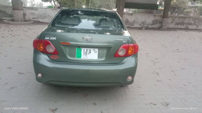 toyota-corolla-gli-2011-13-big-8
