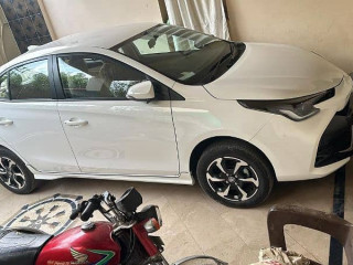 toyota-yaris-2024