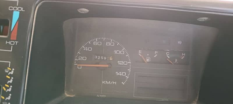 suzuki-mehran-2009-big-13