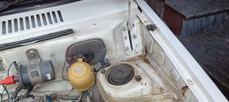 suzuki-mehran-2009-big-6