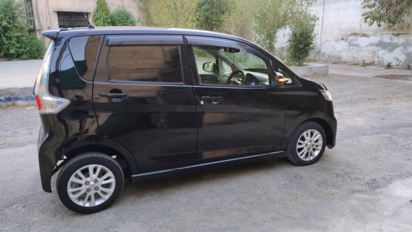 nissan-dayz-highway-star-2014-big-9