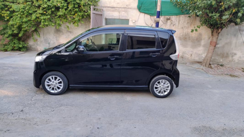 nissan-dayz-highway-star-2014-big-3
