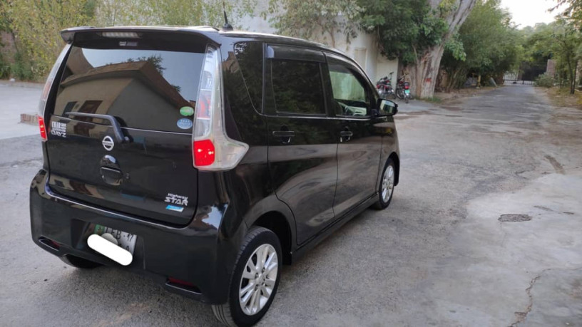 nissan-dayz-highway-star-2014-big-4