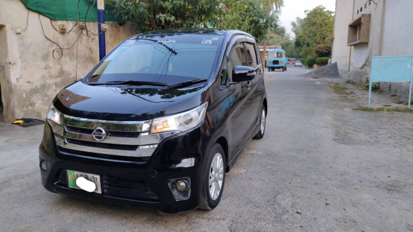 nissan-dayz-highway-star-2014-big-10
