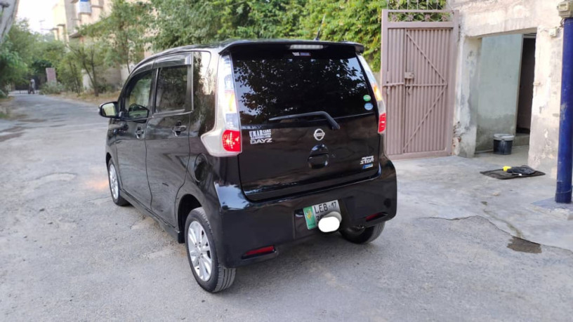 nissan-dayz-highway-star-2014-big-6