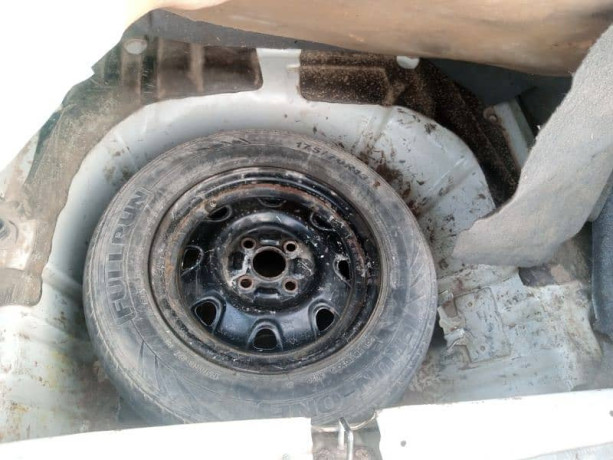 suzuki-baleno-2005-exchingbya-urjant-seal-big-9