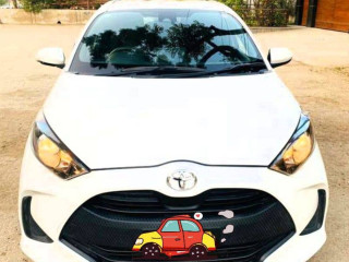 toyota-yaris-2021