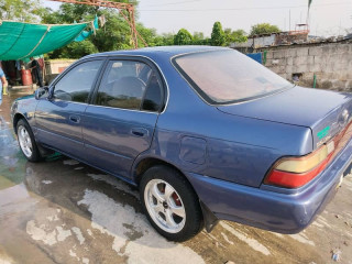 toyota-corolla-2000-model