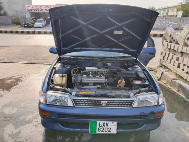 toyota-corolla-2000-model-big-2