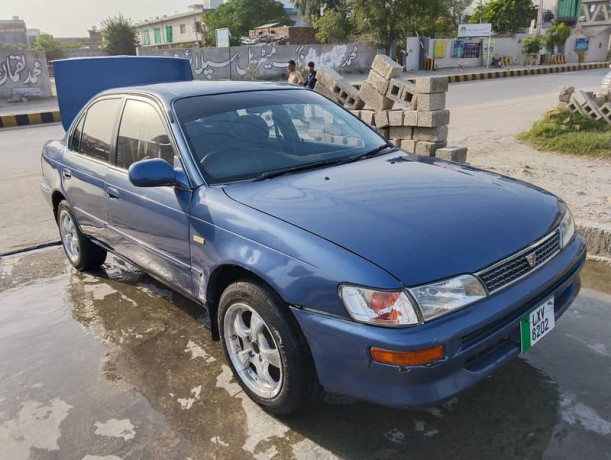 toyota-corolla-2000-model-big-5
