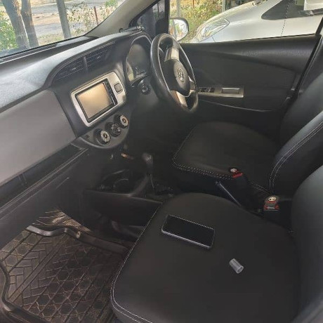 toyota-vitz-2015-model-2019-registered-big-6