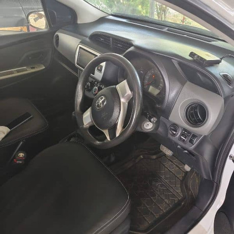 toyota-vitz-2015-model-2019-registered-big-5