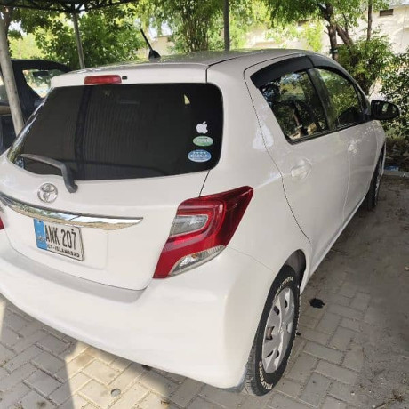 toyota-vitz-2015-model-2019-registered-big-4