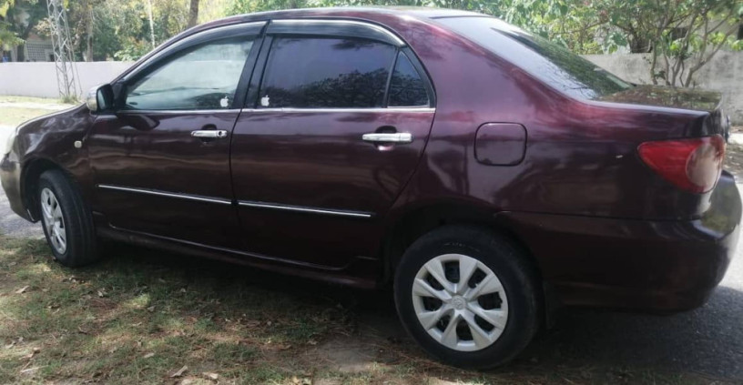 toyota-corolla-gli-2005-big-2
