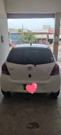 toyota-vitz-2010-big-5