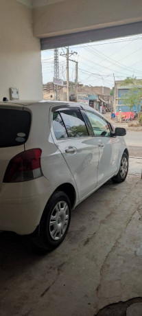 toyota-vitz-2010-big-1