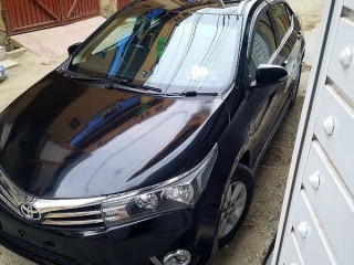 toyota-corolla-altis-2015