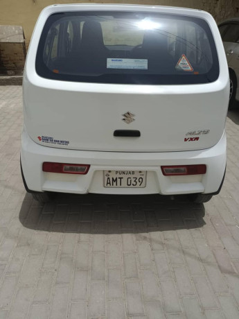 alto-vxr-22-model-white-big-2